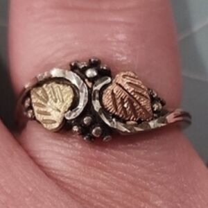 NWT Wheeler 12k Black Hills Gold And Sterling Ring. Leaves Swirl New Old Stock 6
